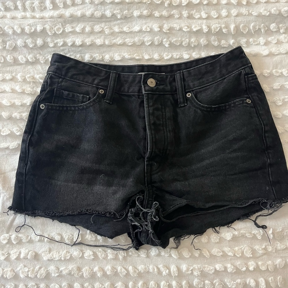 old navy size 4 og high rise black jean shorts